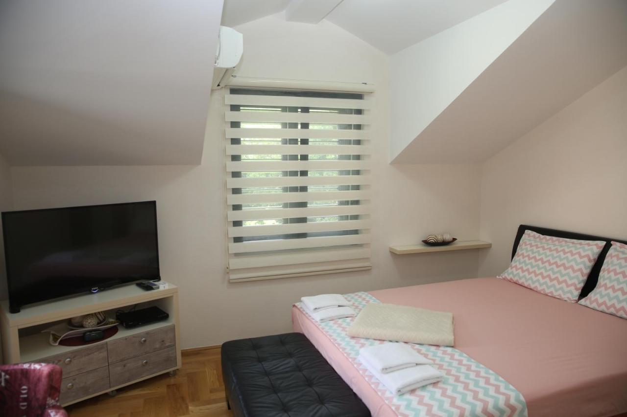 Apartmani Dijana 2 코토르 외부 사진